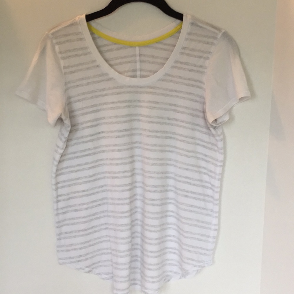 Lululemon short sleeve T-shirt